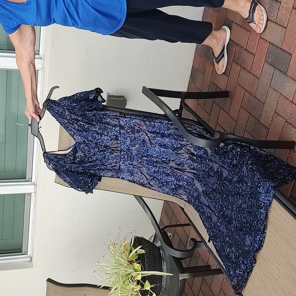 Mother of groom 👗 size 14 navy with sequin with  cap sleeves - Picture 2 of 5